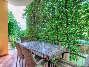 Apartment Apartmani Amaii-2 by Interhome 