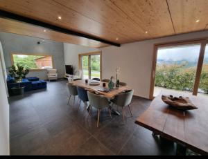 Maison neuve indépendante louée spécialement pour les vacances