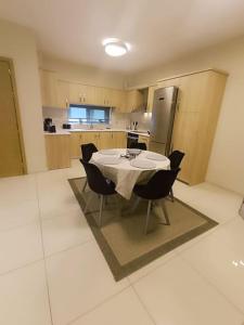 The Twins Apartment 2