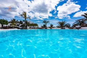 House of the Horizon Playa Las Cucharas VV penthouse with sea & pool view AIRCON