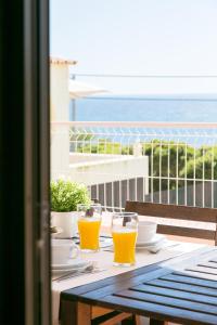 Spacious Private Villa with Pool, Sea View & Walkable Beach Access