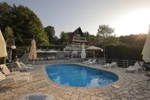 Vila sa Bazenom, Horizont - Biserske Kuće