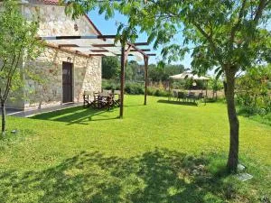 To Petrino Spiti - 卡兰兹拉