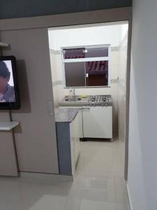 Local acomoda um casal e mais um, próximo ao sesc