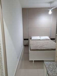 Local acomoda um casal e mais um, próximo ao sesc