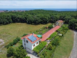 Sirius Guest House - 3hvězdičkové hotely ve městě Sinemorec