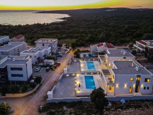 Luxury Villas Paradise