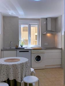 Bonjour Cathedrale by ARoom VUT-LE-1187