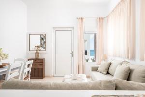 Turtle Cove Cottage, Beachfront