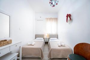 Turtle Cove Cottage, Beachfront