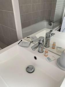 Appartements Tres grand appartement ancien avec petit jardin : photos des chambres