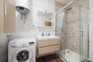 CROWONDER Sunset Apartments with Amazing View!!!