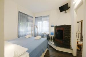 Quadruple Room with Private Bathroom