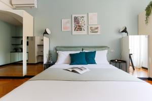 The Best Rent - Colorful Apartment in Central Station