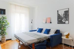 The Best Rent - Colorful Apartment in Central Station