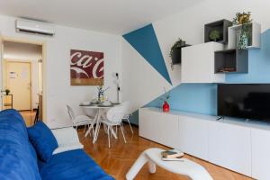 The Best Rent - Colorful Apartment in Central Station