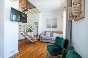 Massena Street - 1 Bdr Duplex with AC & Parking