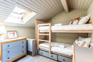 Maisons de vacances Slow Chalet MtBlanc Soleil Ski-inout Nice View Balcony Elevator Parking : photos des chambres