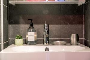 Maisons de vacances Slow Chalet MtBlanc Soleil Ski-inout Nice View Balcony Elevator Parking : photos des chambres