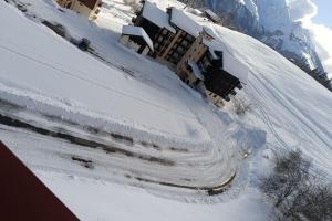 Maisons de vacances Slow Chalet MtBlanc Soleil Ski-inout Nice View Balcony Elevator Parking : Appartement