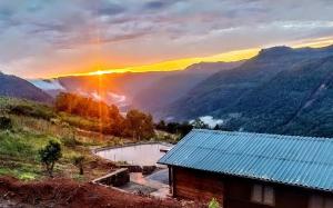 Chalé romântico com vista e banheira