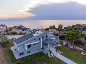 Villa llanaj Residence 4 by Luxlikehome