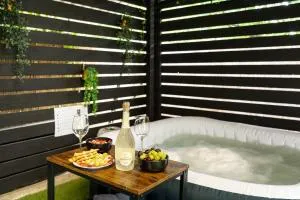 TT Relax - Private Jakuzzi - Hajdúszoboszló - 拜赖焦新村