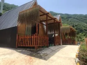 Riverside house - Macera