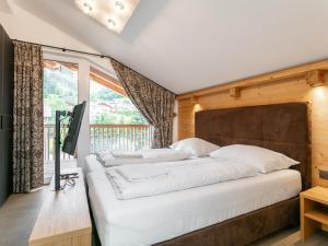 Apart33 Top 1-33 Penthouse