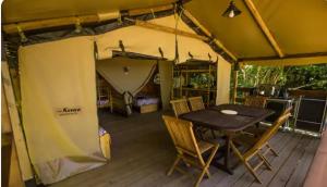 Lodge Bois et Toile avec Vue