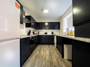 3BR Haven Retreat in Wallasey with FREE Street Parking