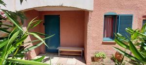 Maisonnette Bleu Piscine