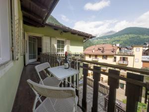 Villa Monari Apartment with Mountain View