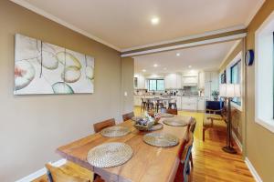 Gorgeous Little River Escape