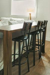 Historic Freshly Renovated 8-Bedroom Townhomes - Downtown Loudon