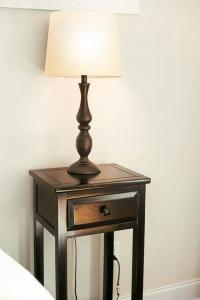 Historic Freshly Renovated 8-Bedroom Townhomes - Downtown Loudon