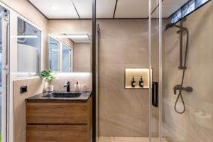 Apartamento moderno con vistas al mar cerca del puerto 2 dormitorios 2 baños