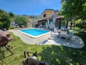 Appartamento in villa cristina con piscina, - Serreta