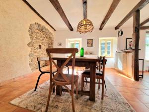 MAISON DE VACANCES - Jardin, barbecue et charme