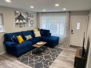 Elevated, Cozy, And Stylish Home In Garden City - Romulus