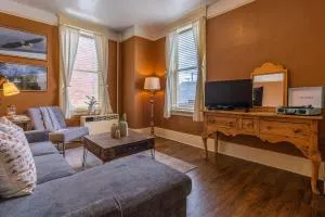 The Downtown Lovely - 普雷