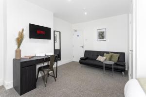 The Wavertree Rooms - Air Host & Stay - 6 Bedrooms