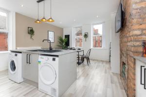 The Wavertree Rooms - Air Host & Stay - 6 Bedrooms