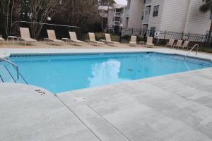 Beautiful 1st Floor Unit half Mile from Amazing Beach