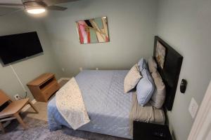 Beautiful 1st Floor Unit half Mile from Amazing Beach