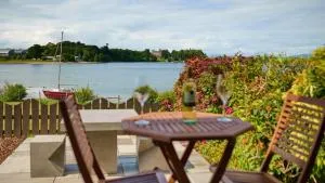 Shoreline Cottage - Historic Castle & Bay Views - Connel