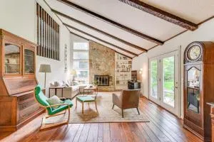 Spacious Home with Porch, 4 Mi to Downtown Clemson! - Pendleton