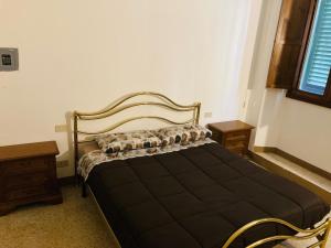 in CENTRO con cortile esterno