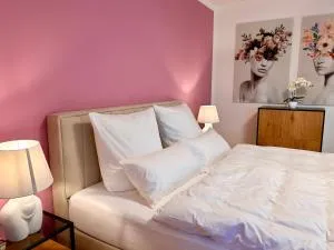 Loewenherz Homes Hideaway - Luxury Retreat - HighSpeed WLAN - Panoramalage - Schechen