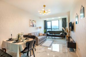 Sea Heights - Enchanting Views of the Sea and Mountains